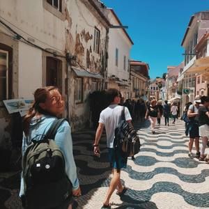 Meet your Posher, Caroline